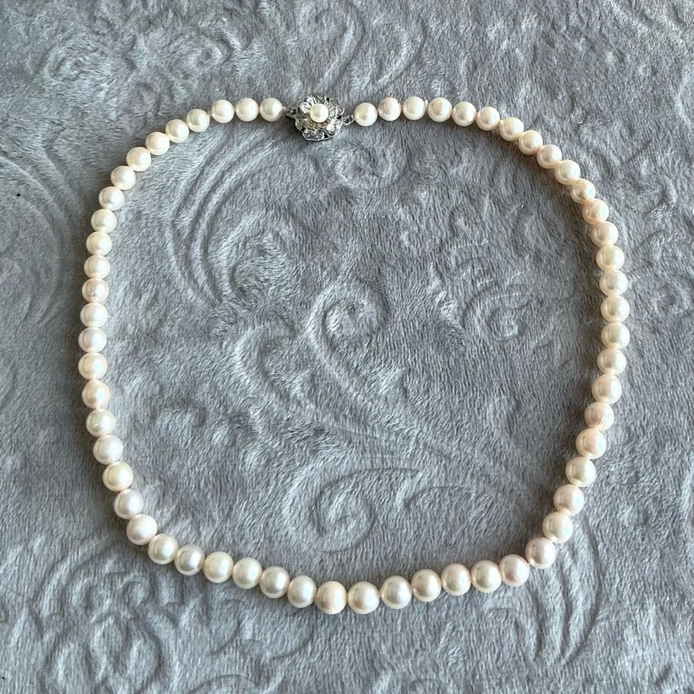 Authentic vintage pearl necklace🌟🌟🌟